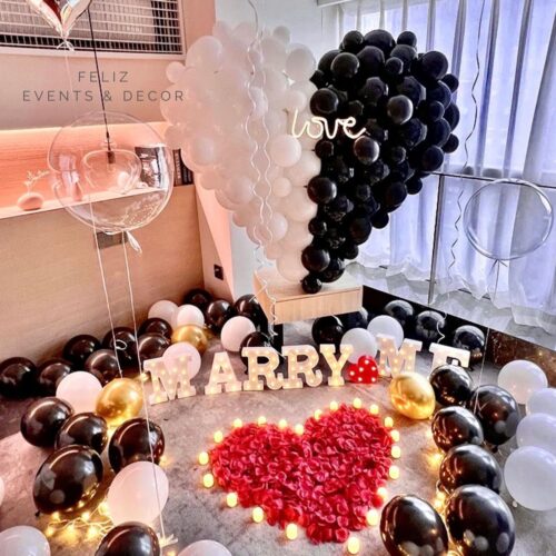 Modern Black White Heart Proposal Decoration Hong Kong, Giant Heart Balloon, Marry Me Lights, Red Heart Light, Love Neon Sign, Bubble Balloons, Red Petals, 香港求婚佈置, 巨型心形氣球, 黑白時尚主題, 專人上門佈置。