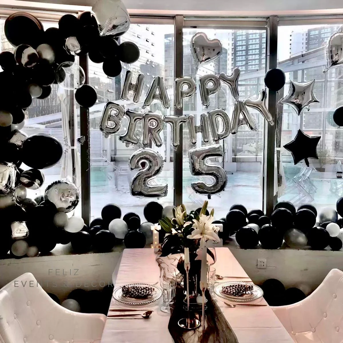 Stylish Black Silver Balloon Garland Birthday Decoration Hong Kong, 32 inch Number Balloons, Happy Birthday Foil Balloon, Matte Black Balloons, Chrome Silver Balloons, 香港生日佈置, 黑色銀色氣球鏈, 數字氣球, 專人上門佈置。