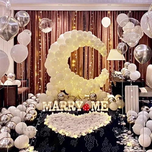 Romantic Proposal Decoration Hong Kong, Giant Moon Balloon, Marry Me Lights, LED Candles, White Petals, Bubble Balloons, 香港求婚佈置, 巨型月亮氣球, 電子蠟燭, 專人上門佈置。