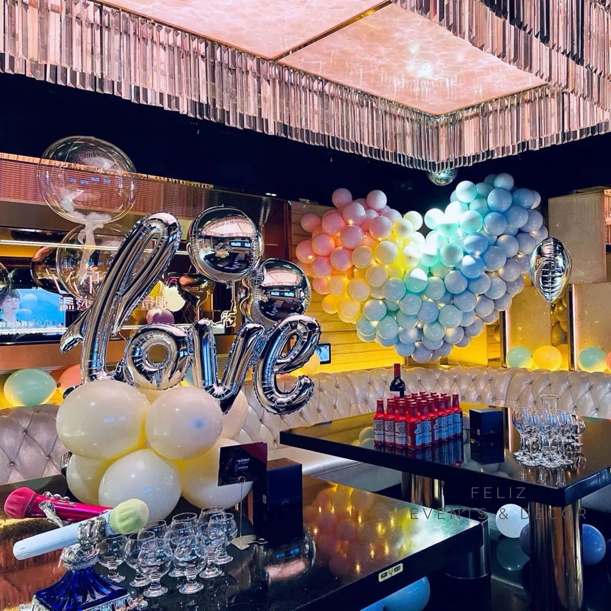 Macaron Colorful Heart Balloon Decoration Hong Kong, Silver Love Balloon Stand, Bubble Balloons, Silver 4D Balloons, Pastel Colored Balloons, 香港求婚生日佈置, 巨型馬卡龍心形氣球, 銀色Love氣球, 水晶氣球, 專人上門佈置。