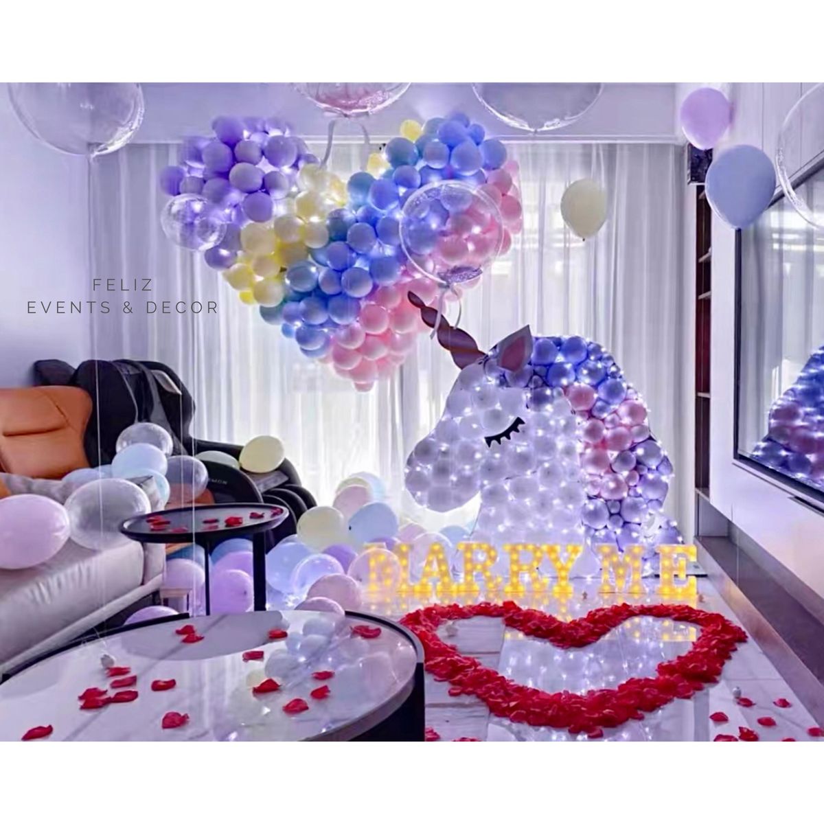 Dreamy Unicorn Proposal Decoration Hong Kong, Giant Heart Balloon Structure, Marry Me Lights, Pastel Macaron Balloons, Romantic Proposal Setup, 香港求婚佈置, 巨型獨角獸氣球, 彩虹心形氣球, MARRY ME 燈牌, 馬卡龍色系, 專人上門佈置。