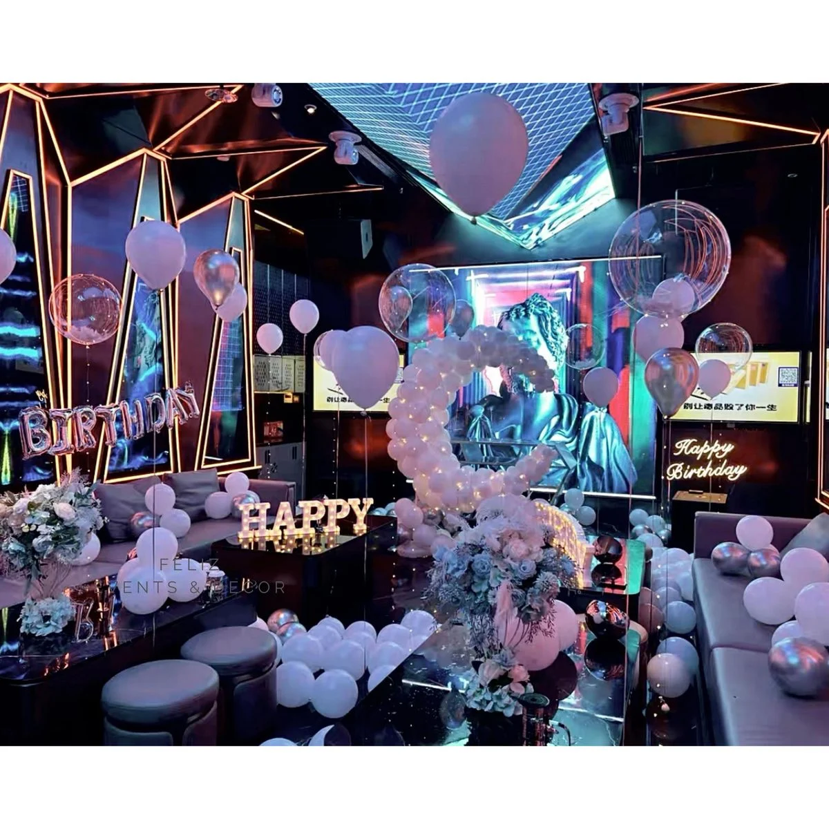 Luxury Silver and White Moon Birthday Decoration Hong Kong, Giant Moon Balloon, Happy Birthday Marquee Lights, Japanese Crystal Balloons, Silver Theme Birthday Party, 香港豪華生日佈置, 巨型月亮氣球, HAPPY BIRTHDAY 燈牌, 日本製水晶氣球, 銀白主題, 專人上門佈置。